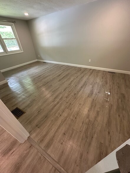 Building Photo - 516 Broken Oak Ct