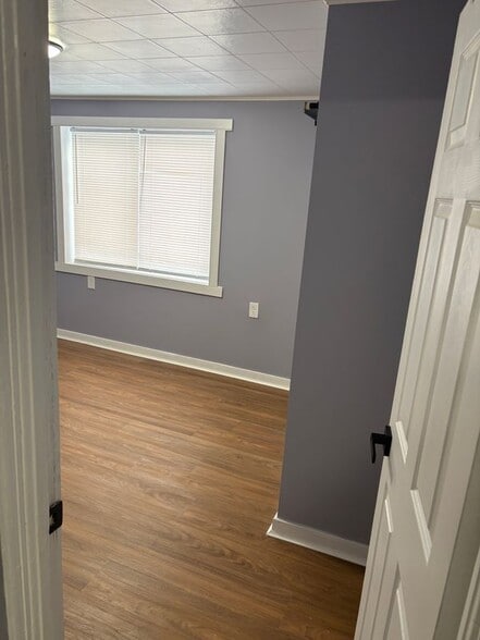 Building Photo - 657 Pine Hill St