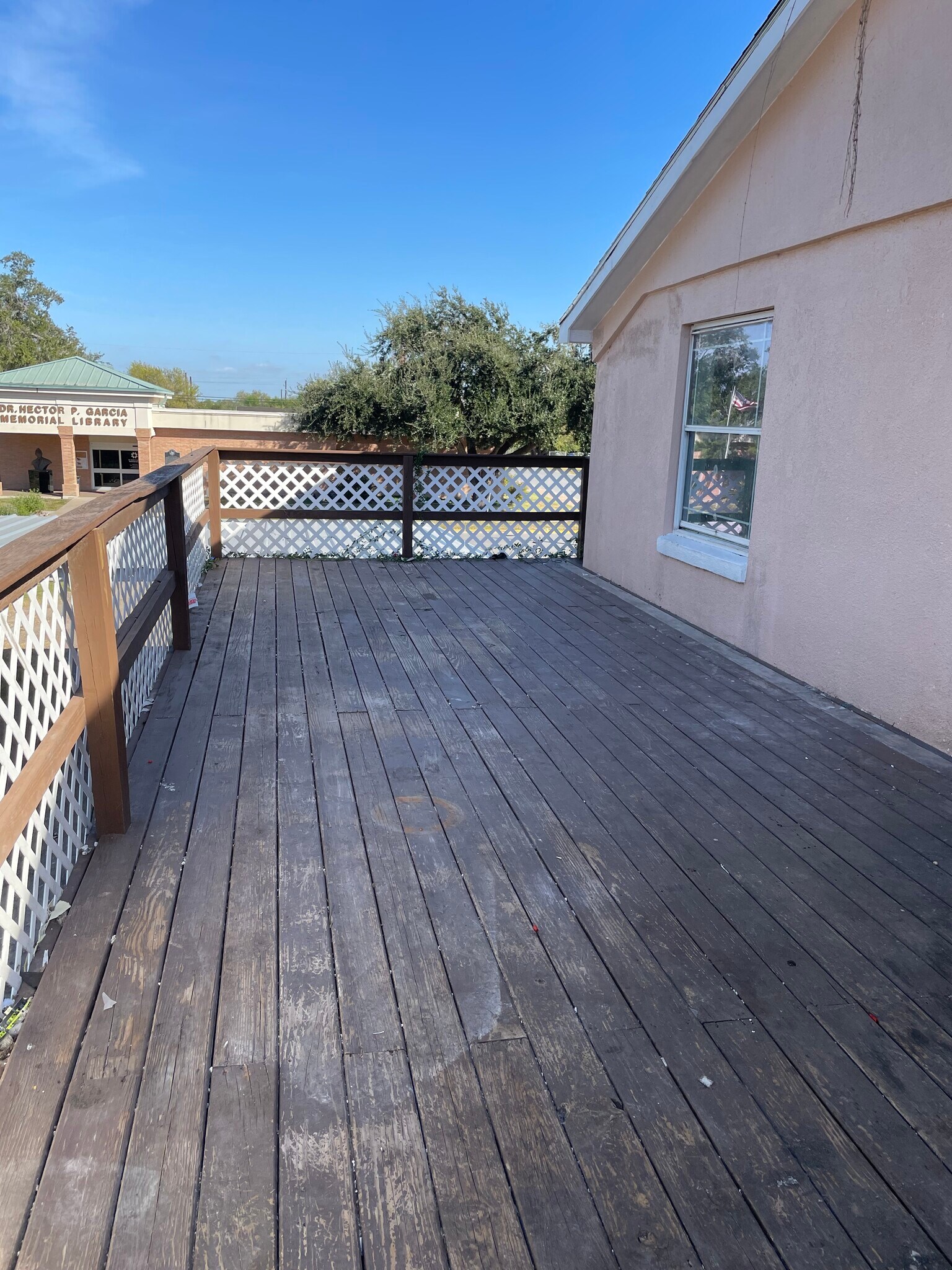 Building Photo - 428 S Texas Ave