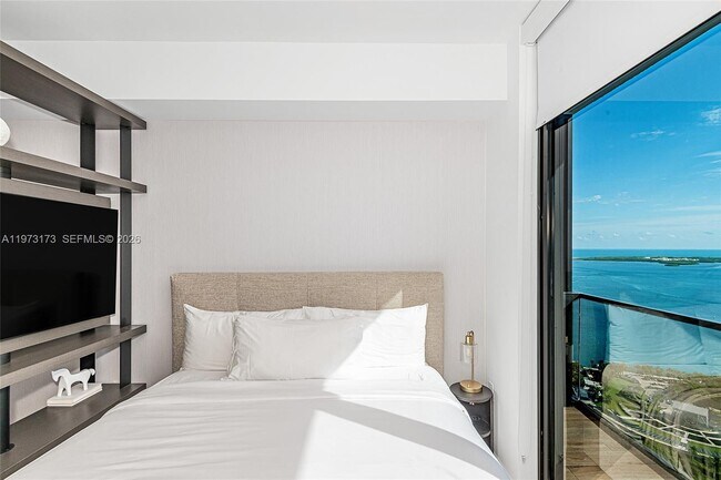 Building Photo - 398 NE 5th St