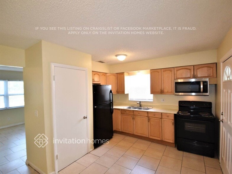 Building Photo - 3782 N 139th Ave