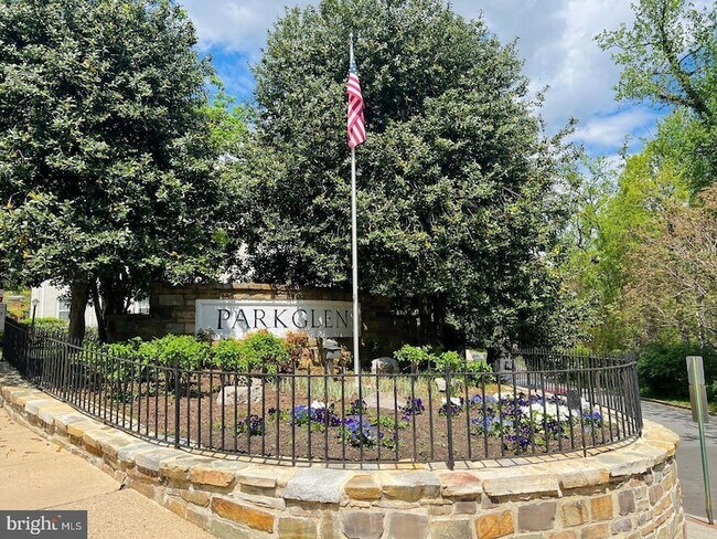 Building Photo - 706 S Arlington Mill Dr