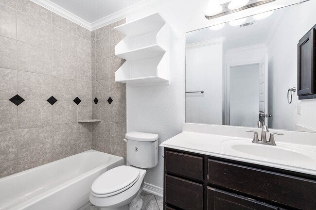 Building Photo - 3021 Sparrow St