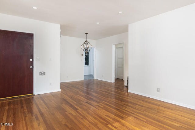 Building Photo - 1070 E Woodbury Rd