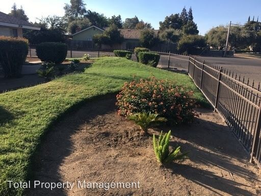 Building Photo - 2 br, 1 bath House - 3532 S. Woodland St.