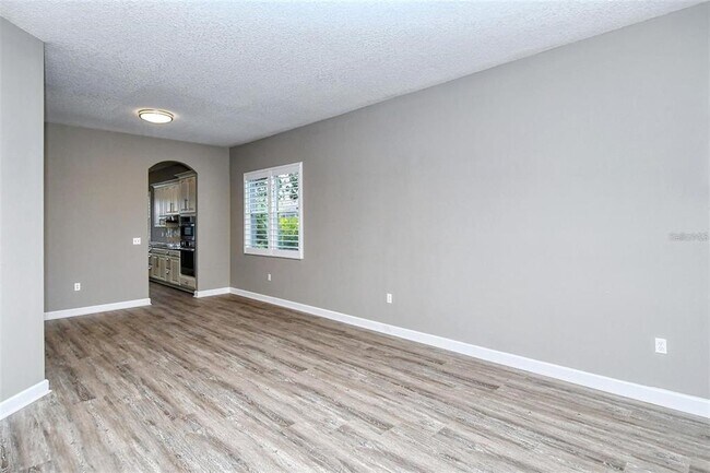 Building Photo - 6807 Sagebrush Cir
