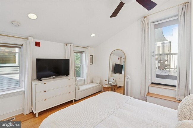 Building Photo - 1719-21 Wallace St