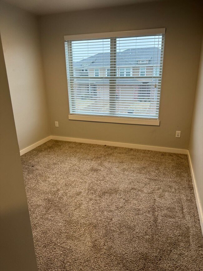 Building Photo - 1/2 off first month! 3 bedroom, 2.5 bathroom, 1 car garage