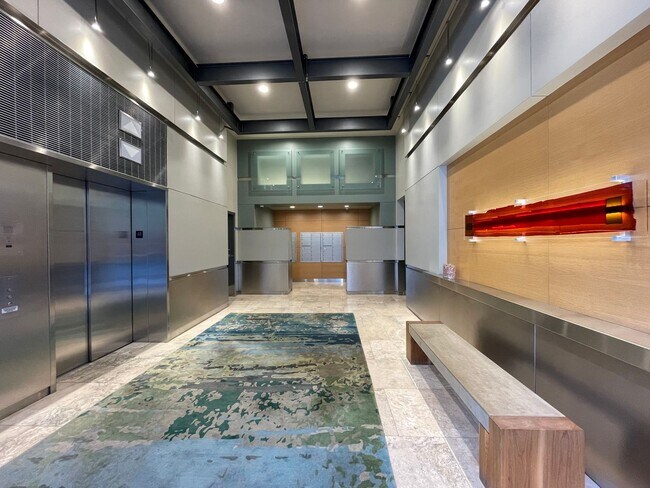 Building Photo - Prime Location in the Heart of the Pearl i...