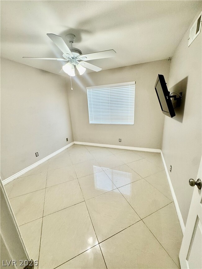 Building Photo - 6966 Pleasant View Ave