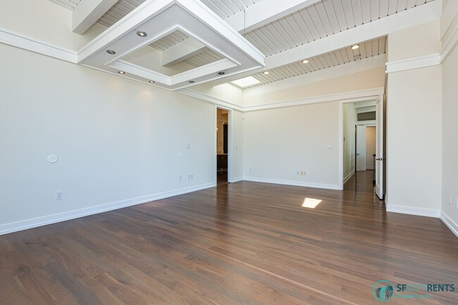 Building Photo - Sherwood Forest: Single Family Home w/ 2 C...