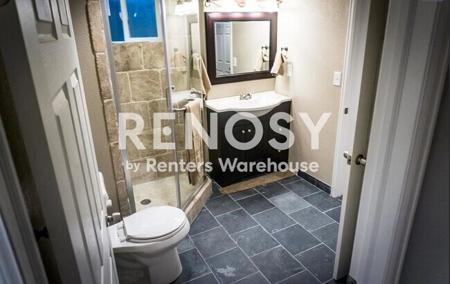 Building Photo - Spacious 4-Bedroom Duplex Near Anschutz Medical Campus – Available Now!