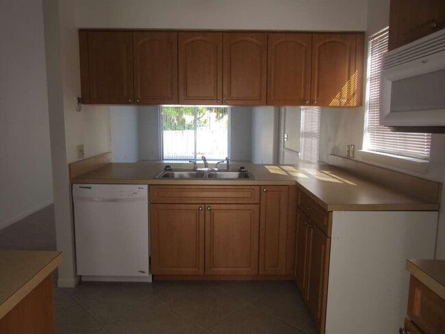 Building Photo - 1654 Royal Forest Ct