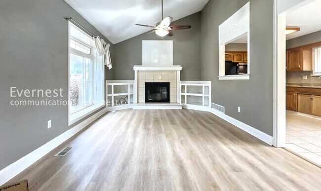 Building Photo - 309 SW Richwood Ln