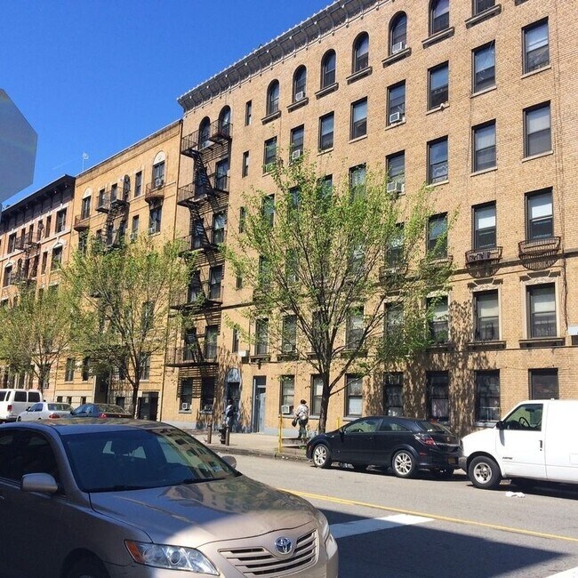 Building Photo - 160 Vermilyea Ave