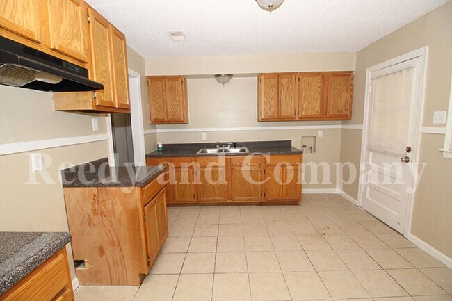 Building Photo - 1555 S Perkins Rd