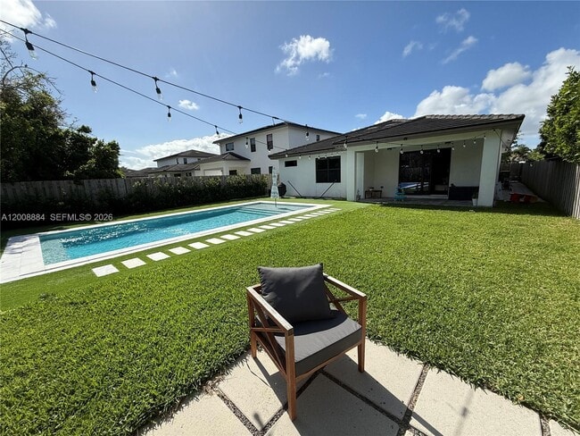 Building Photo - 2945 SE 3rd St