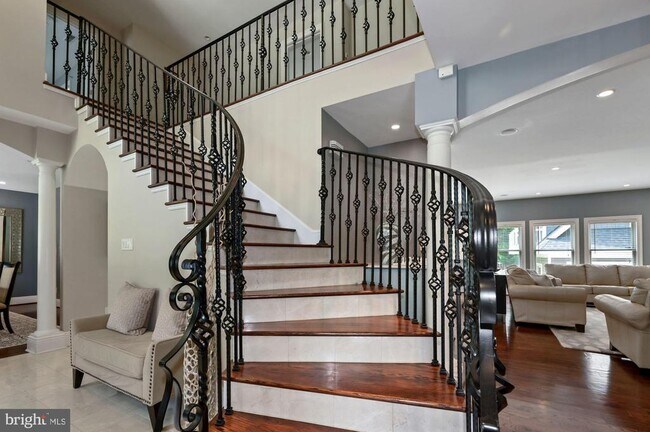 Building Photo - 6005 Selvyn Rd