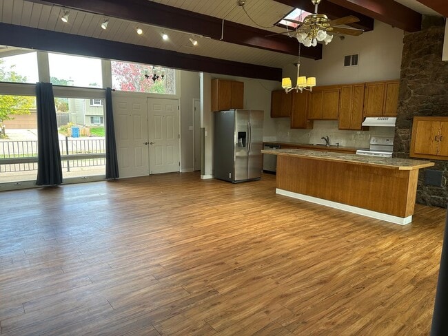 Building Photo - 5 bedroom Ranch home in North Colorado Spr...