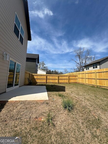 Building Photo - 305 Georgia St