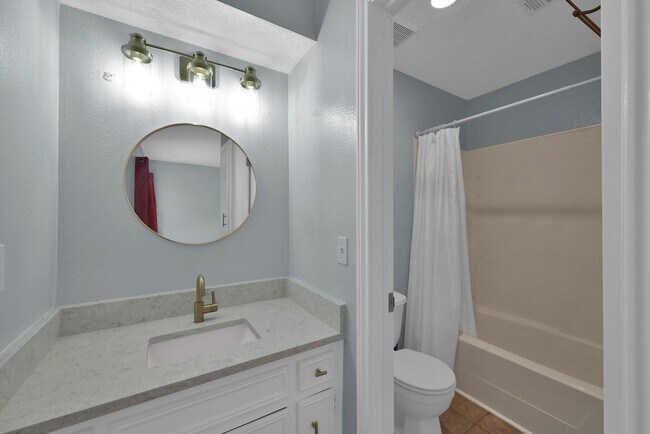 Building Photo - 12247 Trail Hollow Dr