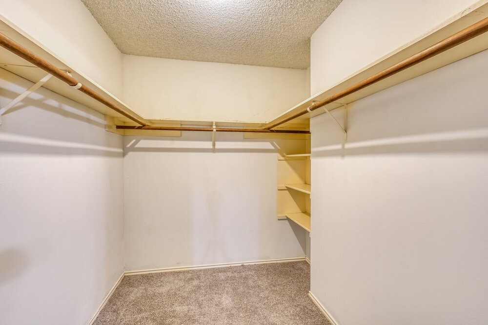Building Photo - 3202 Palm Desert Ln