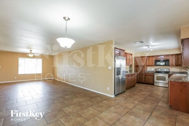 Building Photo - 9608 N 43rd Dr