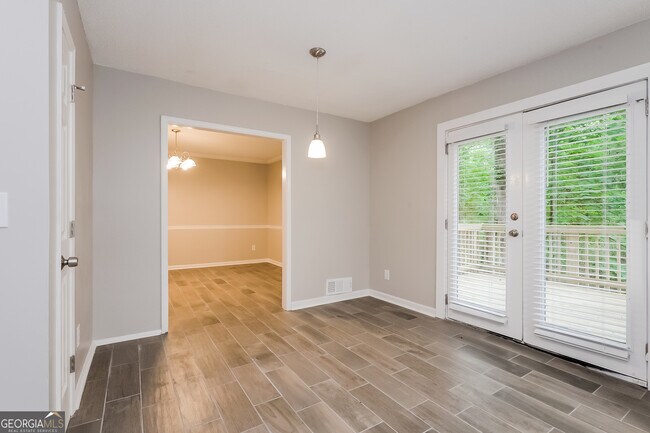 Building Photo - 998 Autumn Crest Ct