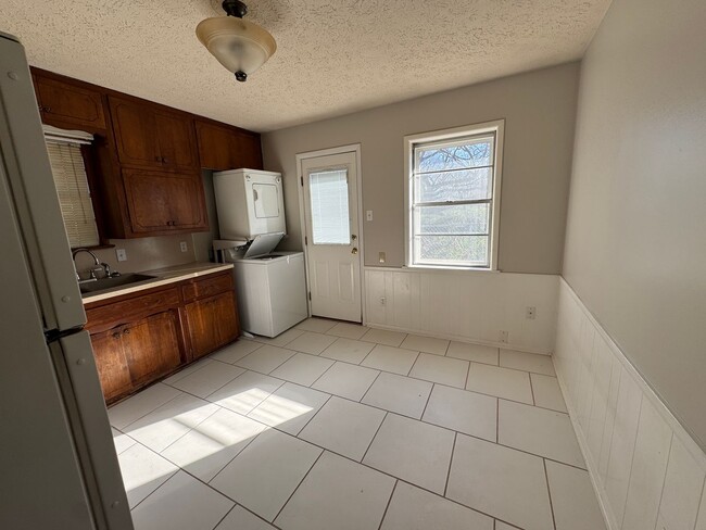 Building Photo - 5414 Free Ferry Rd