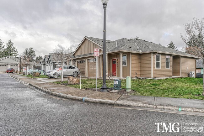 Building Photo - 2BD Duplex in Great Washougal Location! Beautiful Finishes!