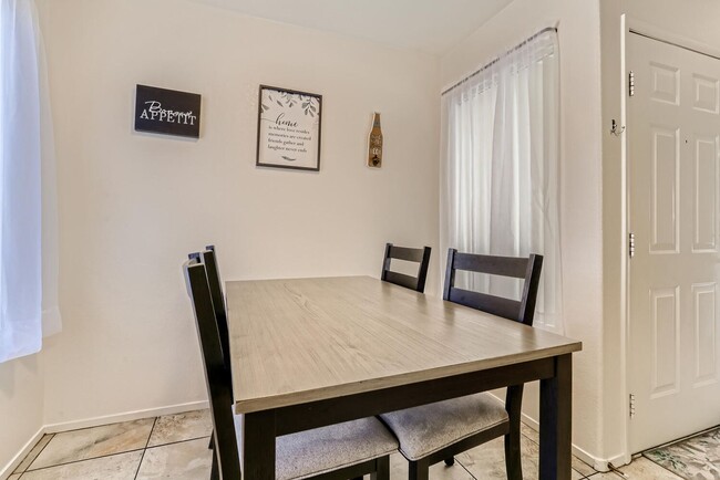 Building Photo - FULLY FURNISHED 2 bedroom condo near UNLV!