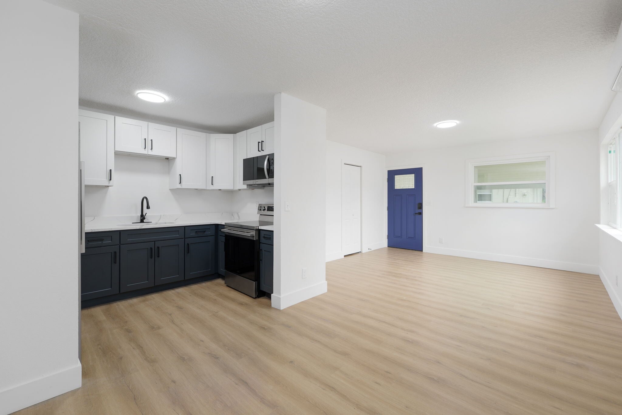 Building Photo - 8514 Oak Leaf Rd