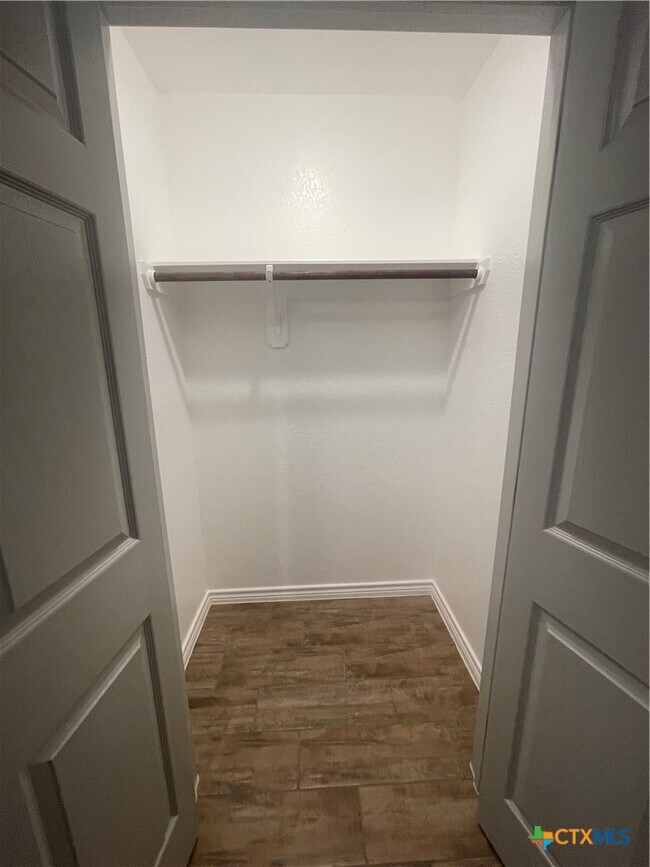 Building Photo - 2408 Duntov Dr