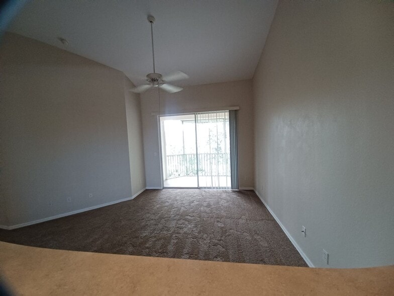 Building Photo - 3/2 Condo in gated community off Colonial Blvd