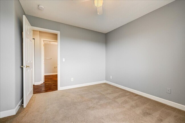 Building Photo - 3 bedroom 2 Bath Large Apartment Home $1,569/mo Rent