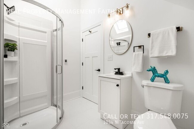 Building Photo - 1034 N Tacoma Ave