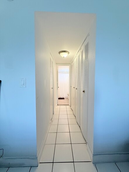 Building Photo - 4141 Nautilus Dr