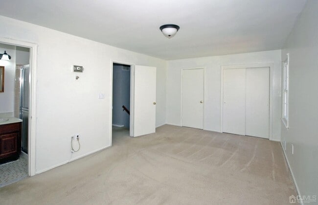 Building Photo - 48 Astor Ct