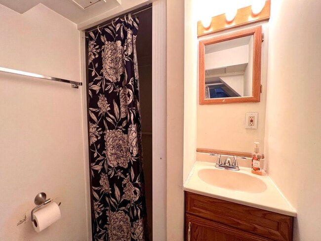 Building Photo - Sewickley - 3 Bedroom 2 Bathroom - Charmin...