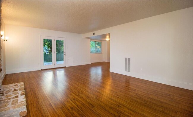 Building Photo - 8211 Pilgrims Pl