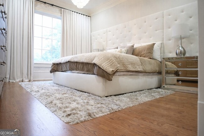 Building Photo - 453 Londonberry Rd NW