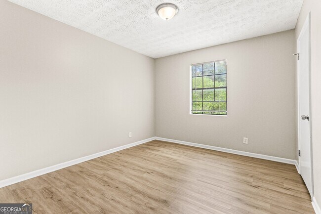 Building Photo - 1152 Holly Hills Dr SW