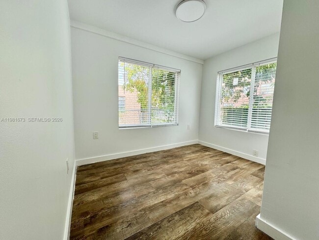 Building Photo - 929 SW 12th Ave