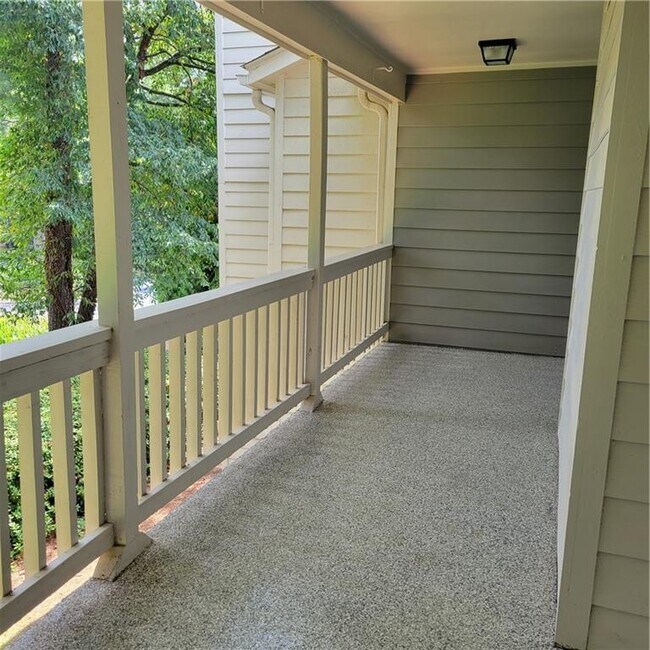 Building Photo - 62 Rumson Ct