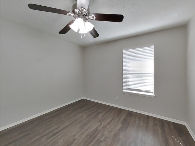 Building Photo - 4227 Burkegate Dr