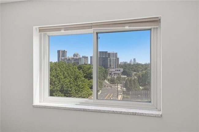 Building Photo - 2285 Peachtree Rd NE