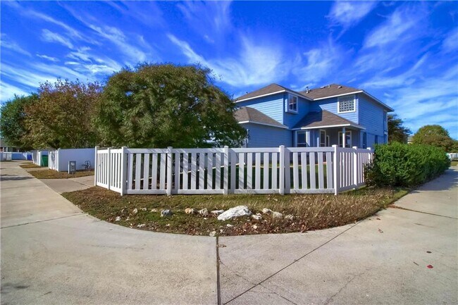 Building Photo - 706 Big Spring Dr
