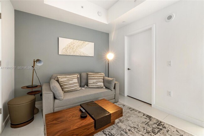 Building Photo - 851 NE 1st Ave