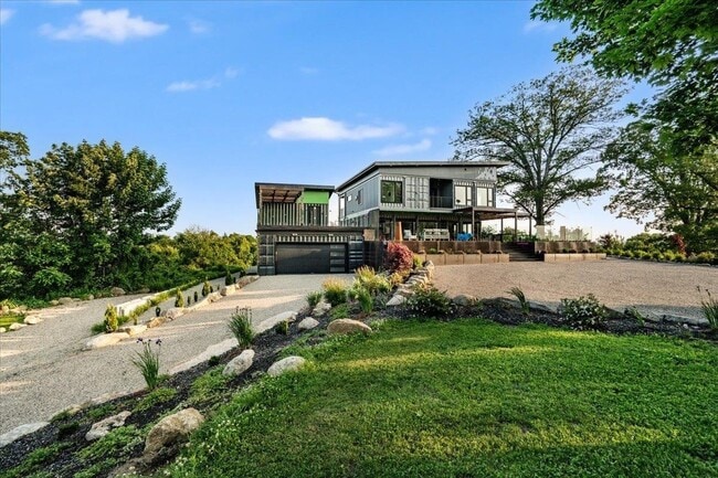 Building Photo - 398 Scofield Mountain Rd