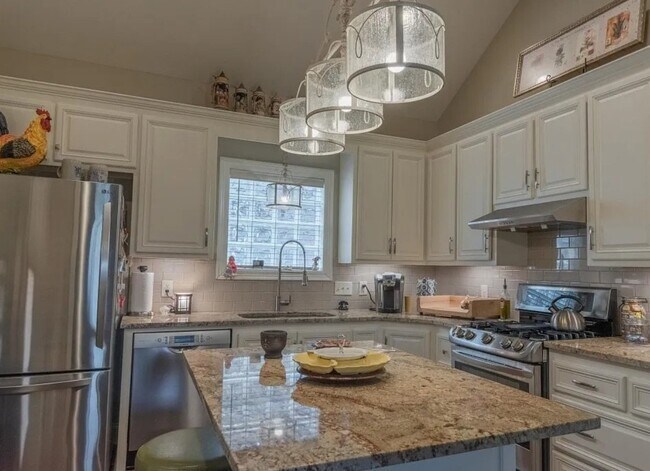 Building Photo - 3901 Creek Shadow Ct